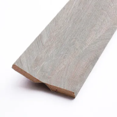 Купить Уголок МДФ Латат 27,5x27,5x2710 мм, дуб лофт светлый в интернет-магазине Akvilon.kz