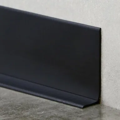 Купить Плинтус гибкий 50x15x3000мм черный в интернет-магазине Akvilon.kz