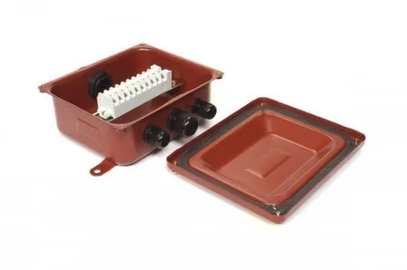 Купить Коробка распределит. о/у КС-10 с клеммником У2 IP54 пластиковый ввод, металл ГОФРОМАТИК в интернет-магазине Akvilon.kz